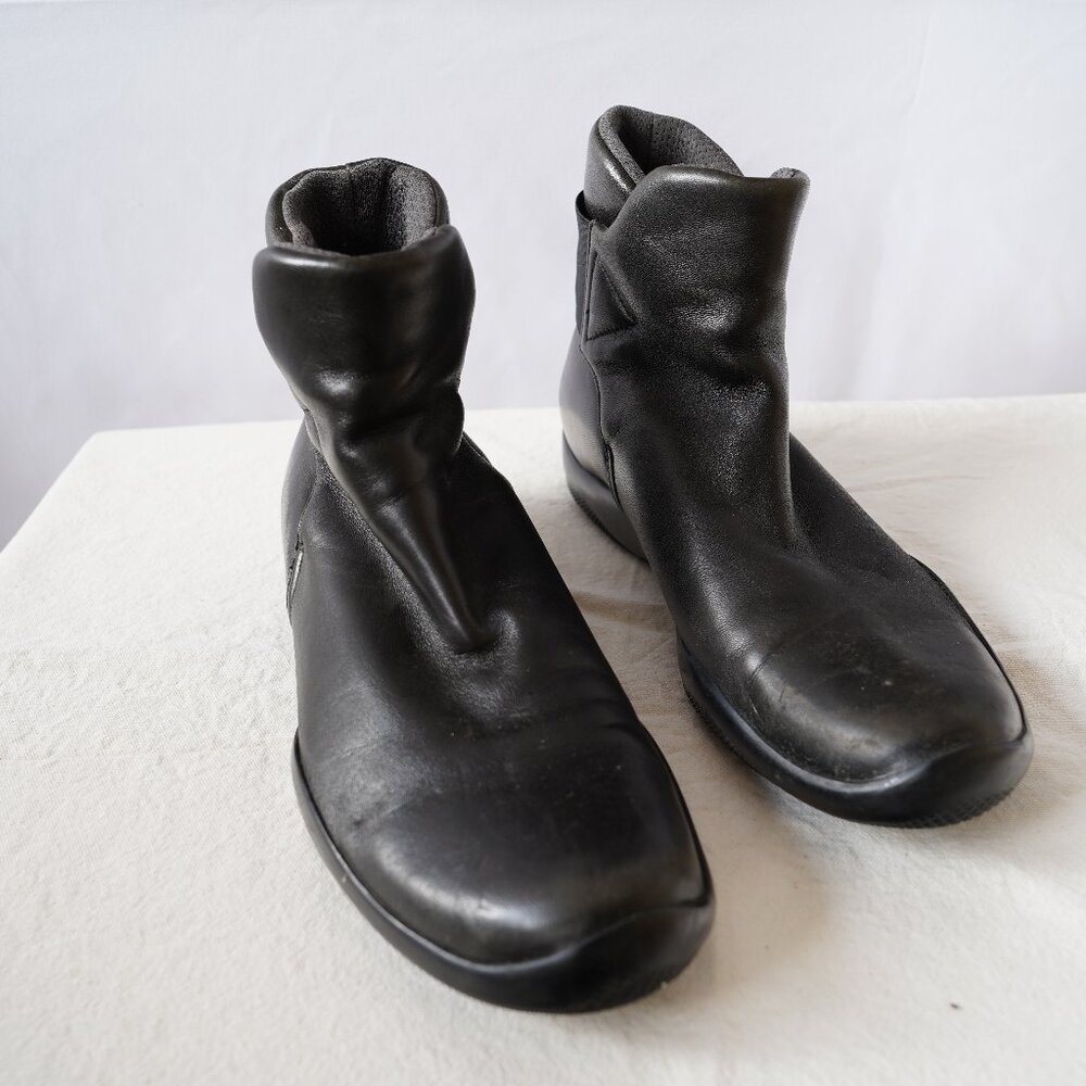 Prada slip on booties/shoes, size 37, excellent condition